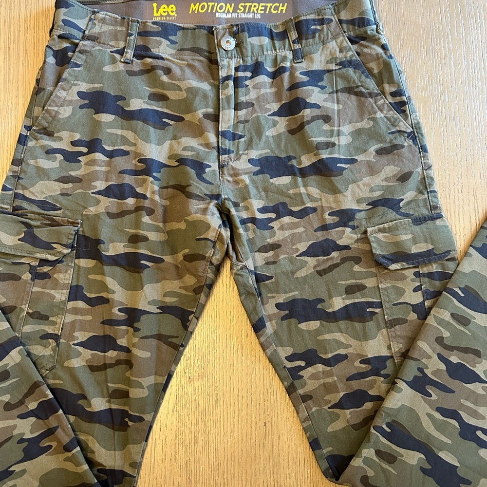 Lee Motion Stretch Cargo Pants Camo 34x32 Regular Fit Straight Leg NWOT
